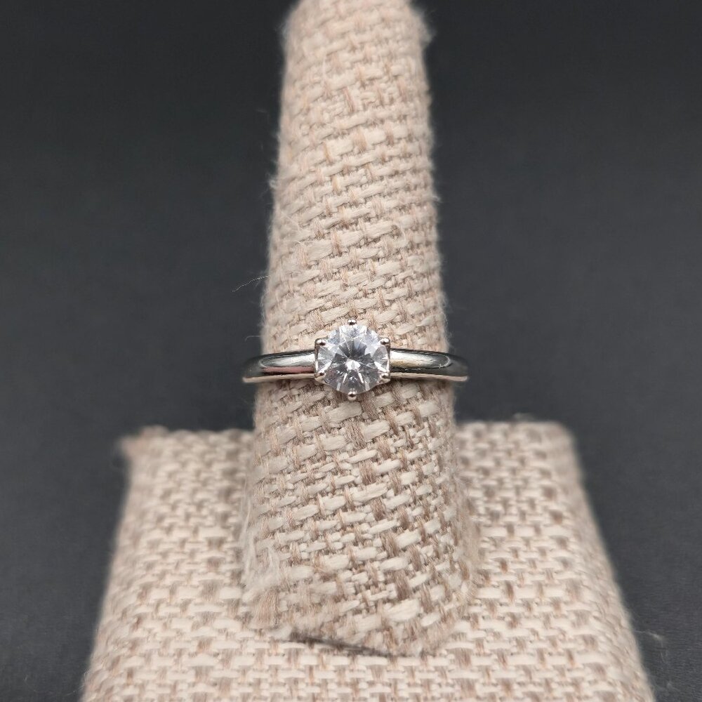 Size 9 Sterling Silver Quality Cubic Zirconia Gem Band Ring A7258